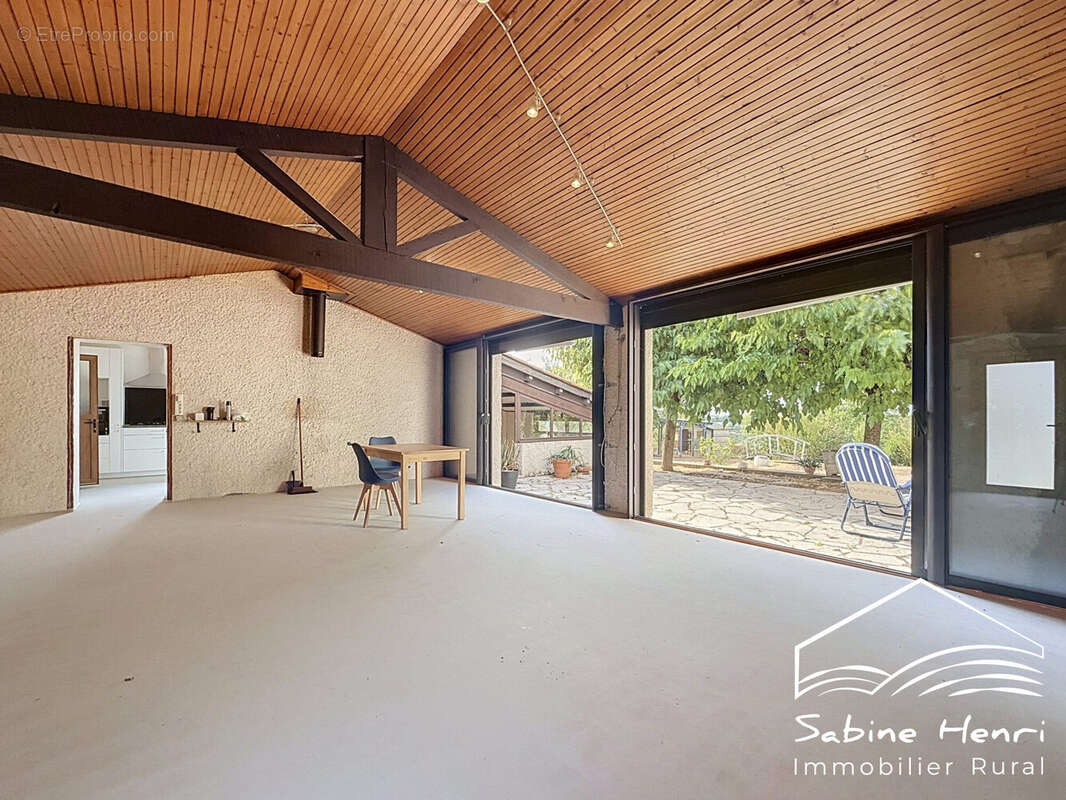 Maison 245 m² à Mirandol-Bourgnounac  - photo 6