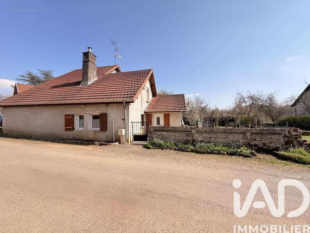 Maison 114 m² à Colombe-Les-Vesoul  - photo 2