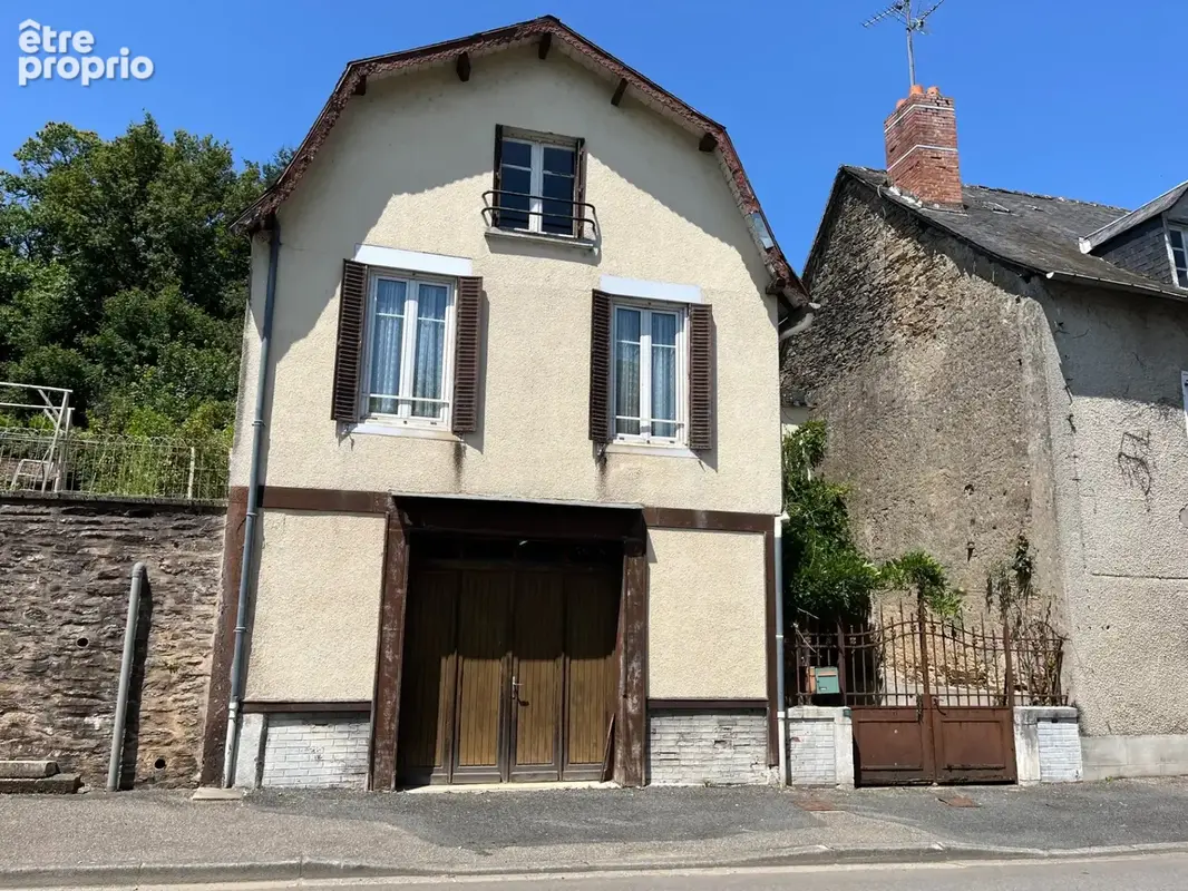 Coussac Bonneval Proche commerces, maison 5 pièces à rénover, garage et jardin. - photo 24
