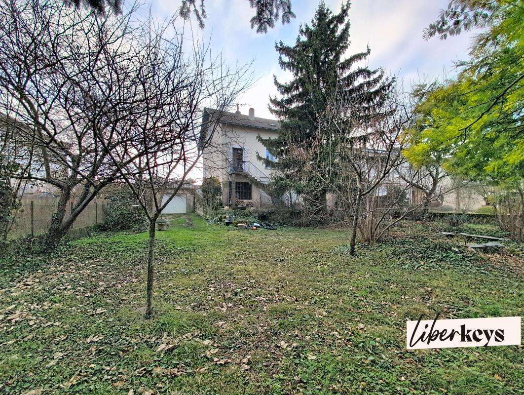 Maison à SAINT-CLEMENT-DES-LEVEES