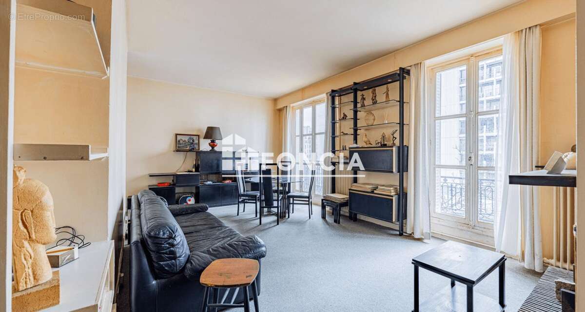 Appartement à PARIS-15E