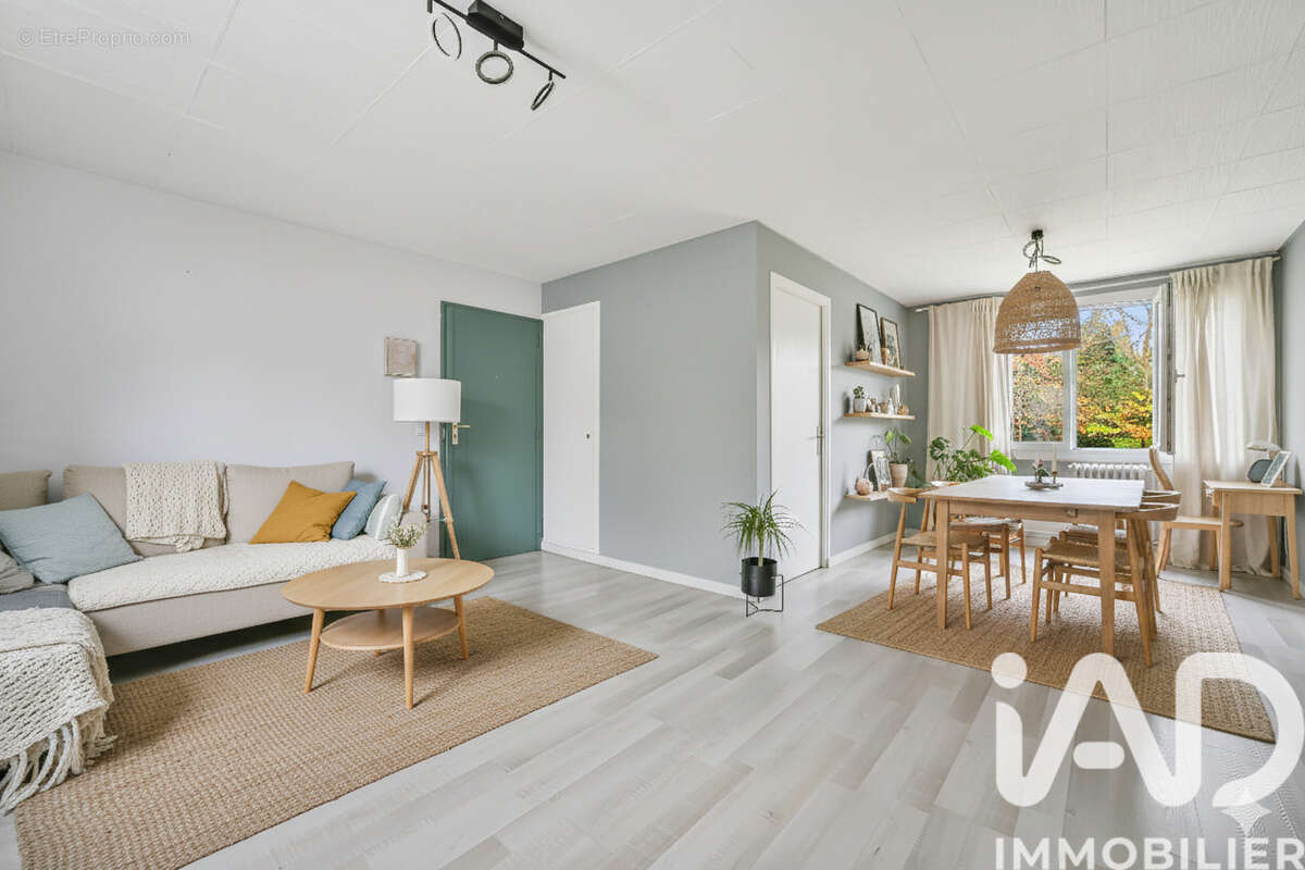 Photo 3 - Appartement à LA CELLE-SAINT-CLOUD