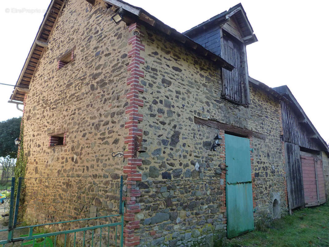 Maison à LIVRE