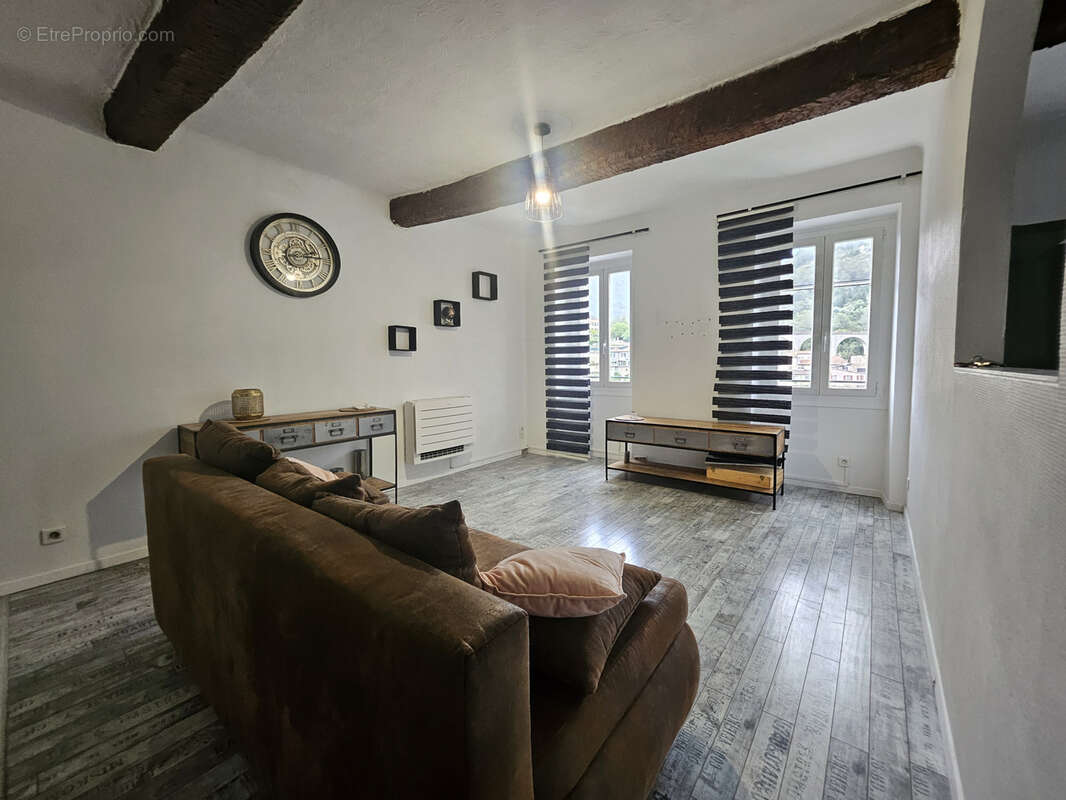 Appartement à L'ESCARENE