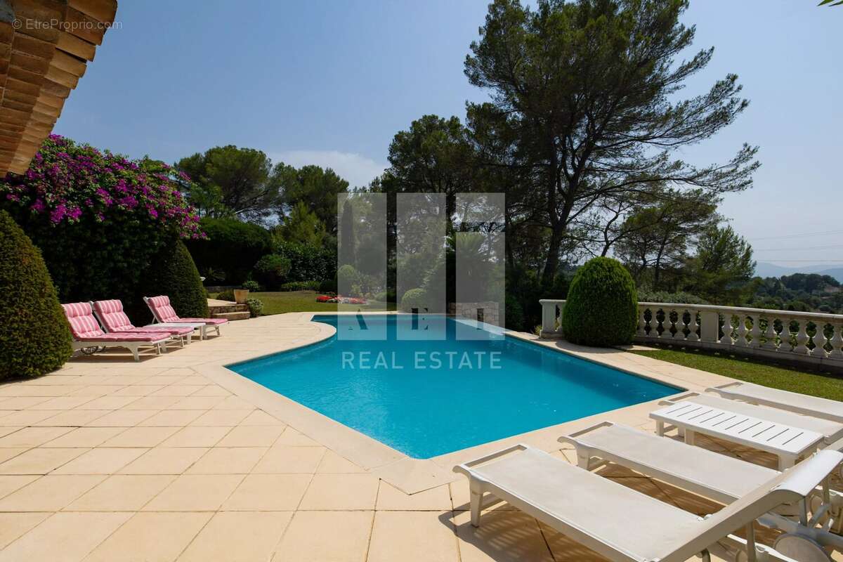 Sole agent - domaine sécurisé - au calme - vue village - photo 4
