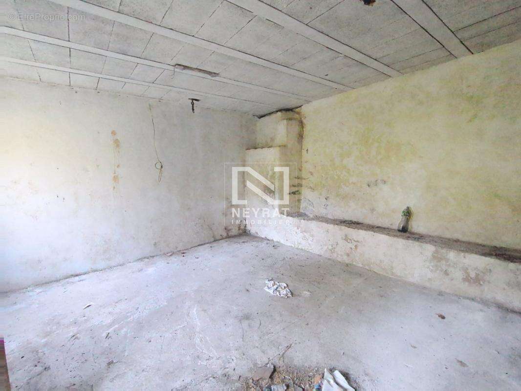 Terrain à TOURRETTES