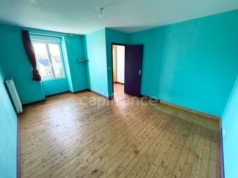 Maison à MAEL-CARHAIX