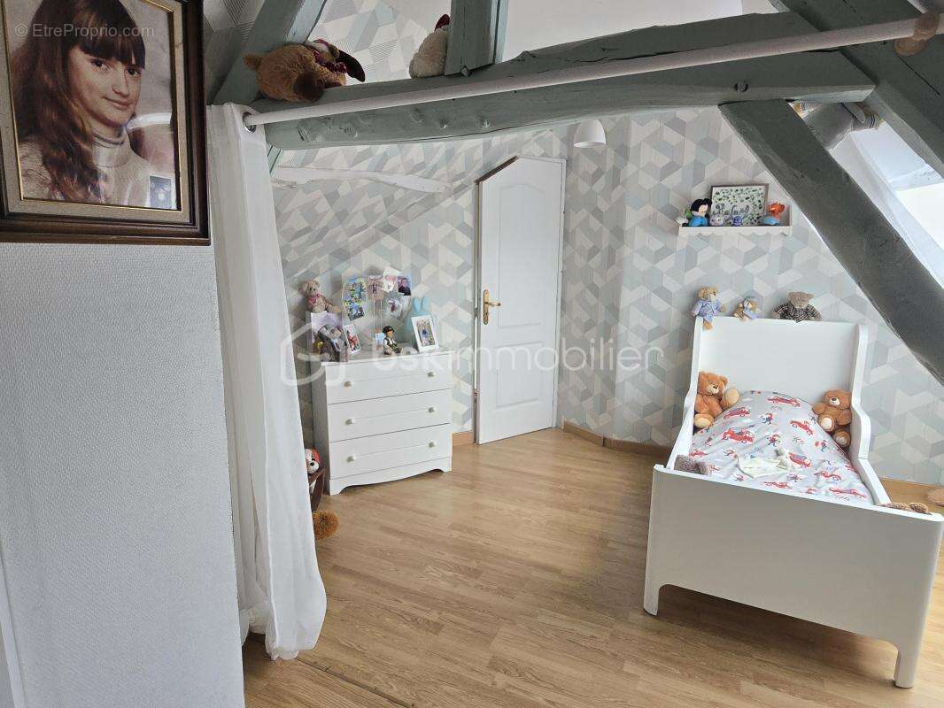 Maison familiale de 138m² - 4 chambres, jardin et garage - Tillé (60000) - photo 18