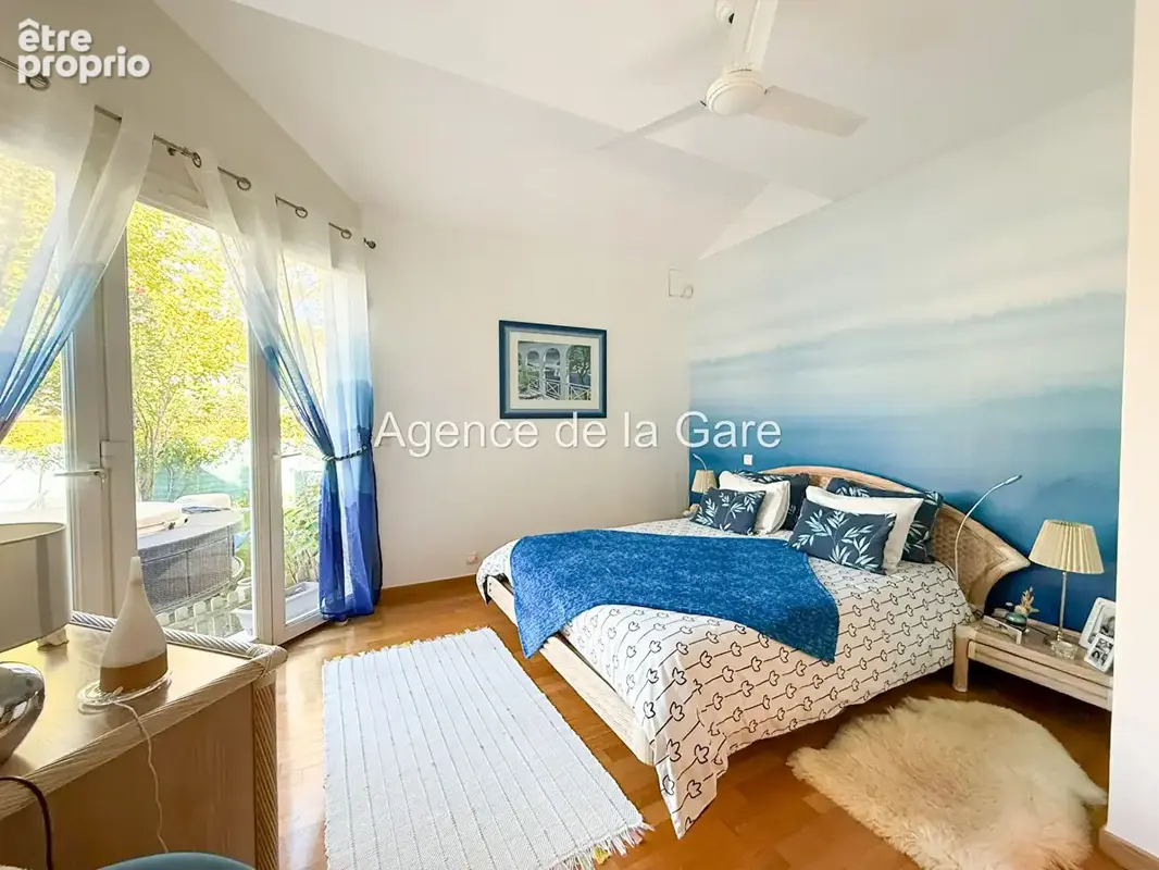 Chatou élégante maison familiale de 7 pièces avec jardin, terrasses et jacuzzi - photo 7