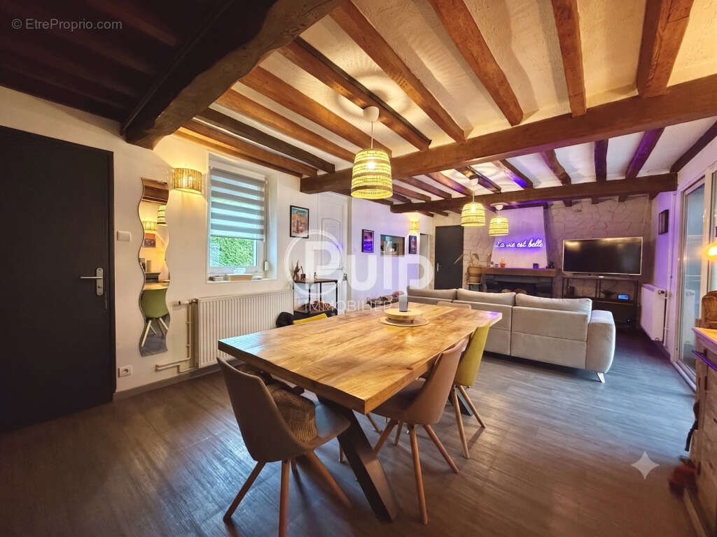 Maison à GONDECOURT