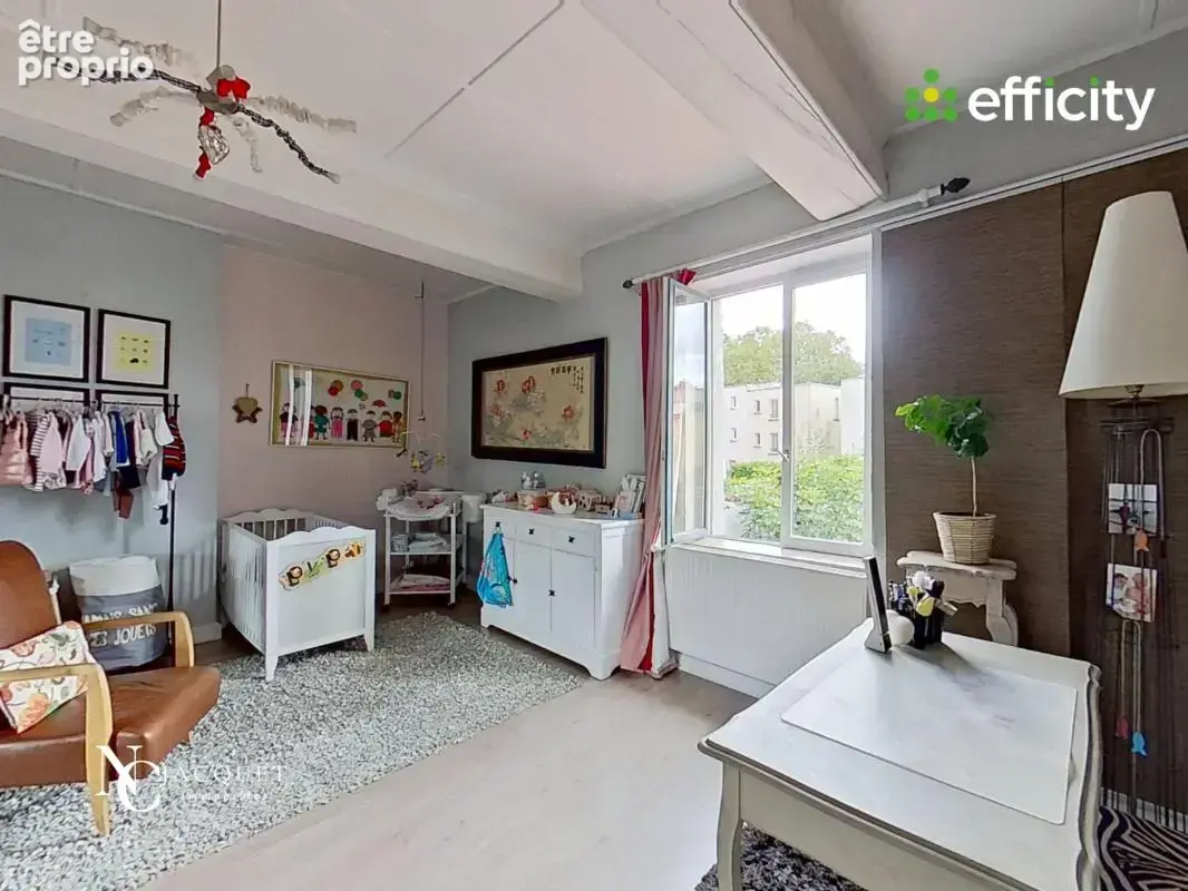 Maison 184 m² à Rillieux-La-Pape  - photo 8