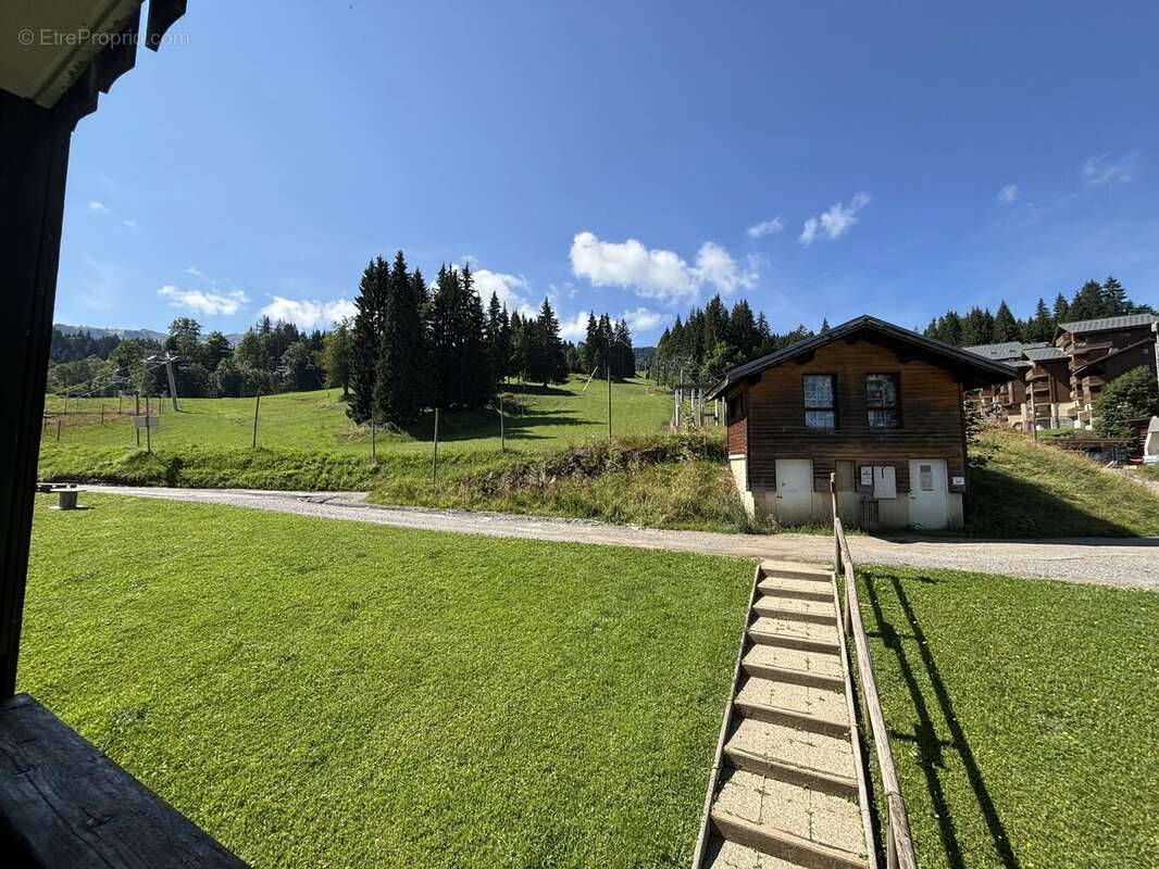 Appartement à MORILLON