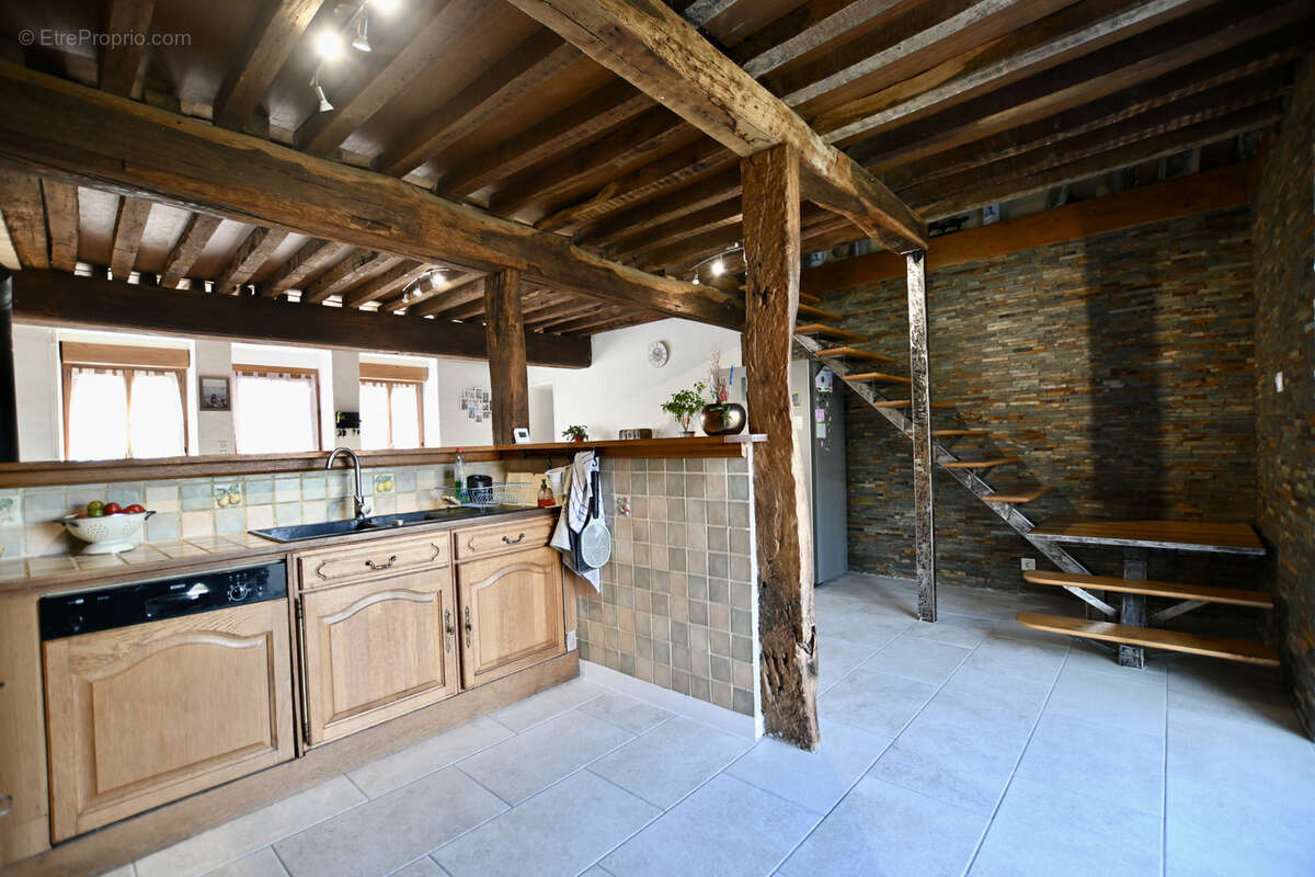 Maison à QUARRE-LES-TOMBES