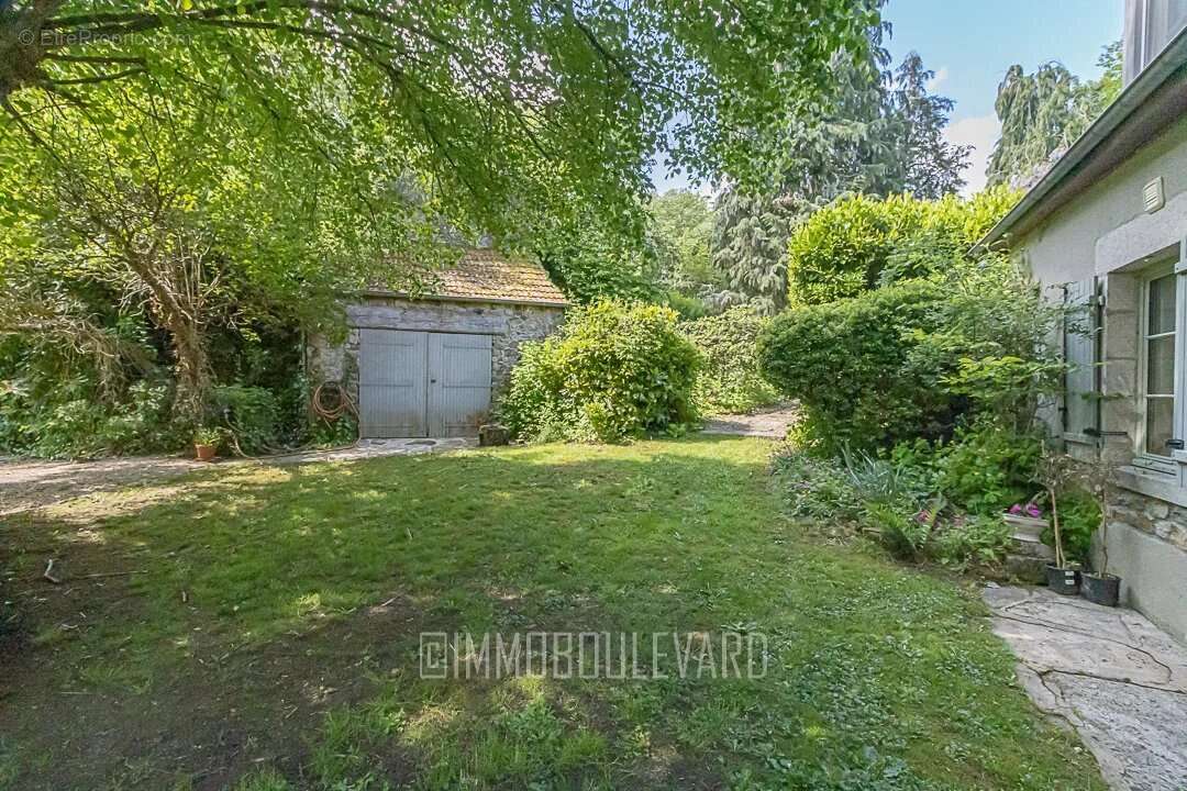 À vendre, Maison de charme à Boussac (23) vue château - photo 6