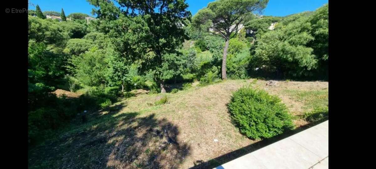 Maison à ROQUEBRUNE-SUR-ARGENS