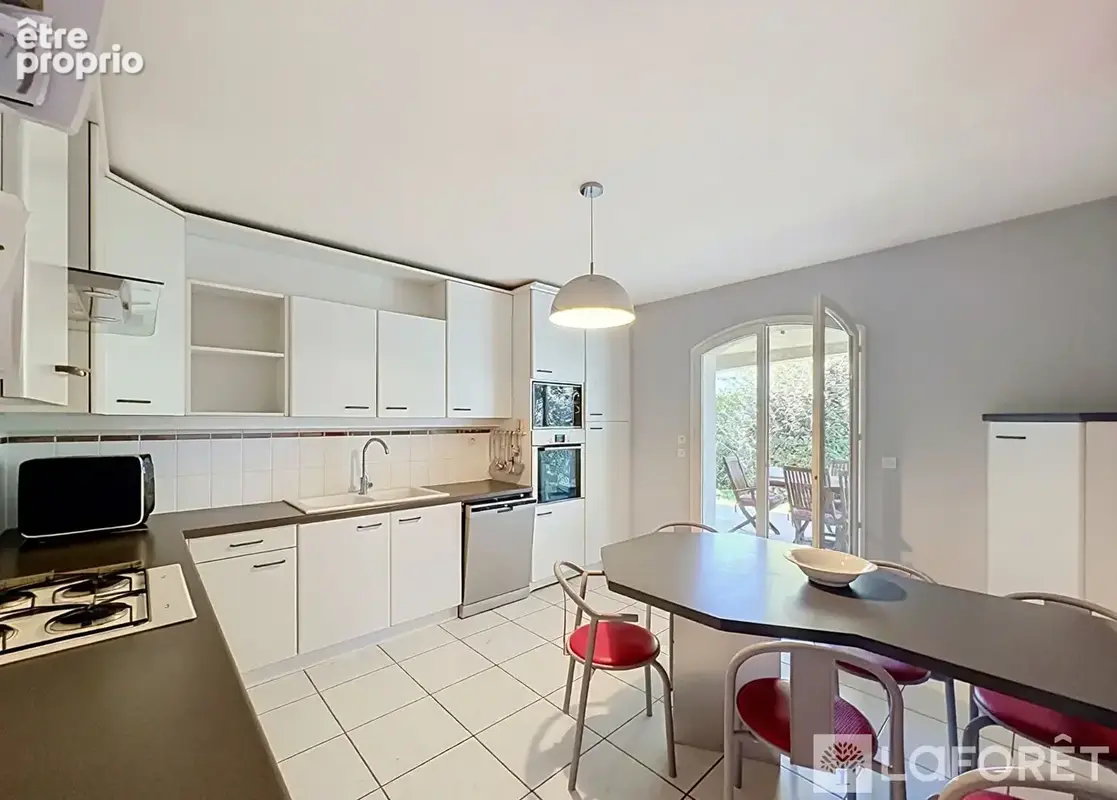 Maison familiale  253 m²  12 pièces ? Montbernier, Bourgoin-Jallieu - photo 8