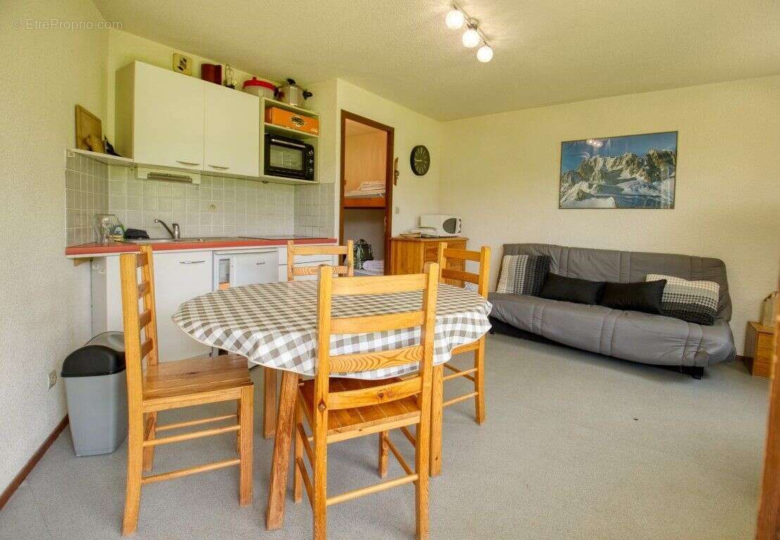 Appartement à MORILLON