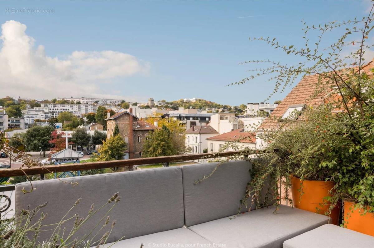 Appartement à SURESNES