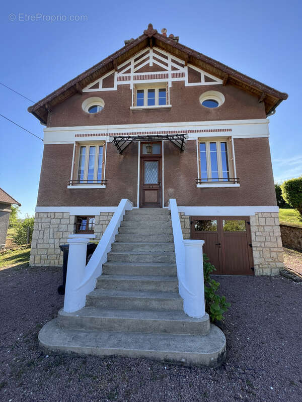 Maison à SAINT-SATUR