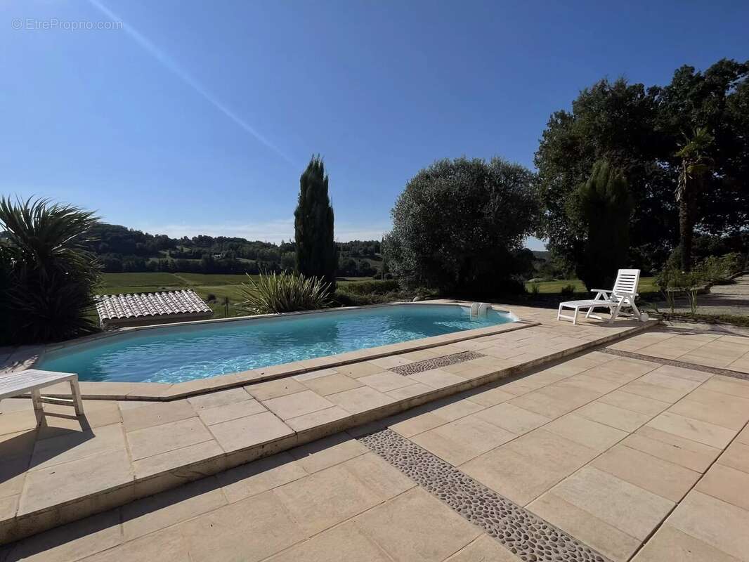 Maison à MONCLAR-DE-QUERCY