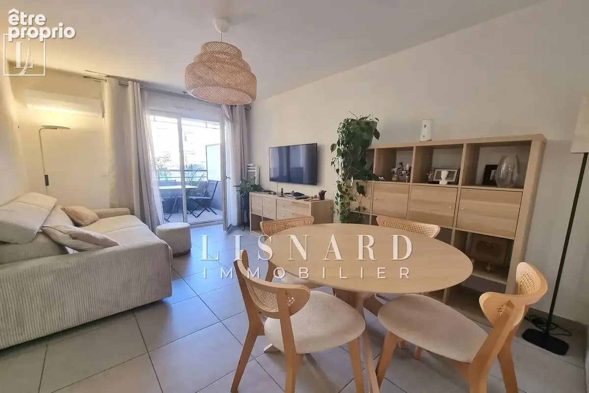 Appartement à VALLAURIS