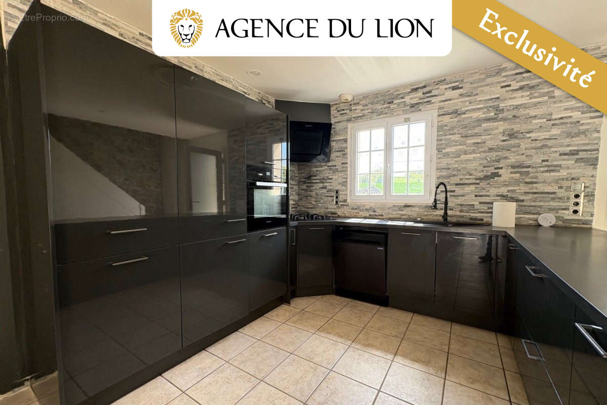 Maison à CHERISY
