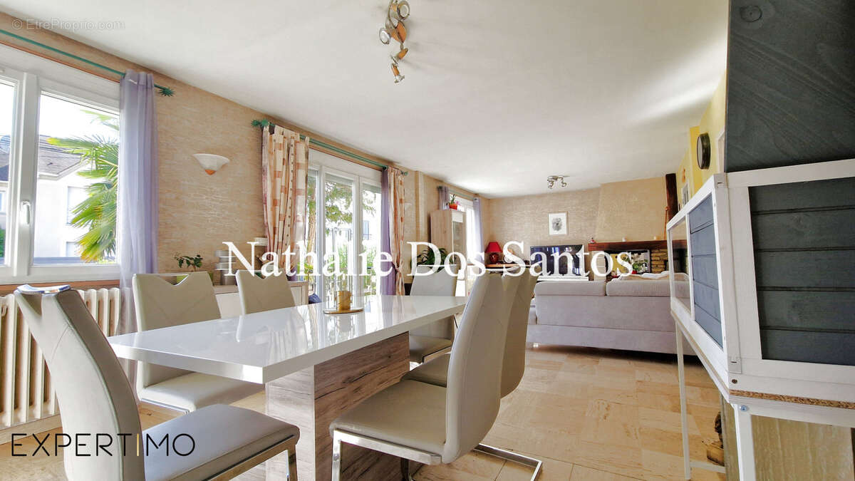 Maison à LINAS