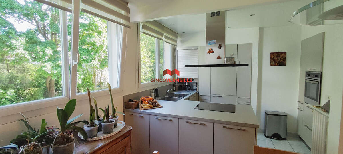 Appartement à LA CELLE-SAINT-CLOUD