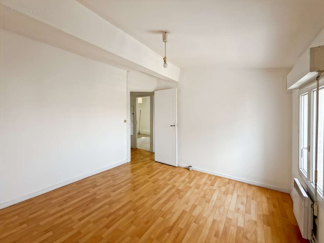 Idéal investisseur – Lumineux T2 bis de 46 m² – Bordeaux Capucins / Victoire - photo 2