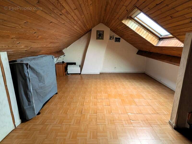Maison à NEUVILLE-EN-FERRAIN