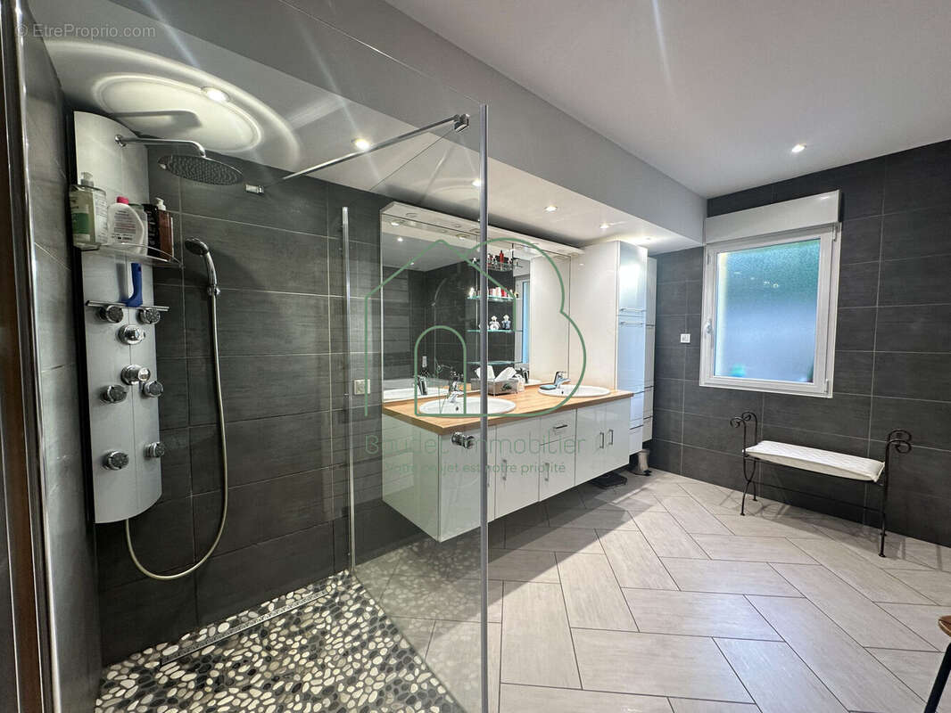 Maison 220 m² à Decazeville  - photo 9