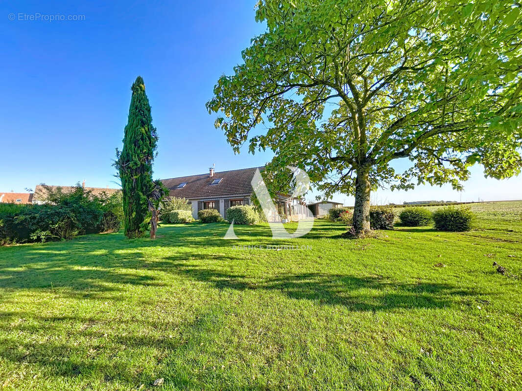 Maison à GRANDPUITS-BAILLY-CARROIS