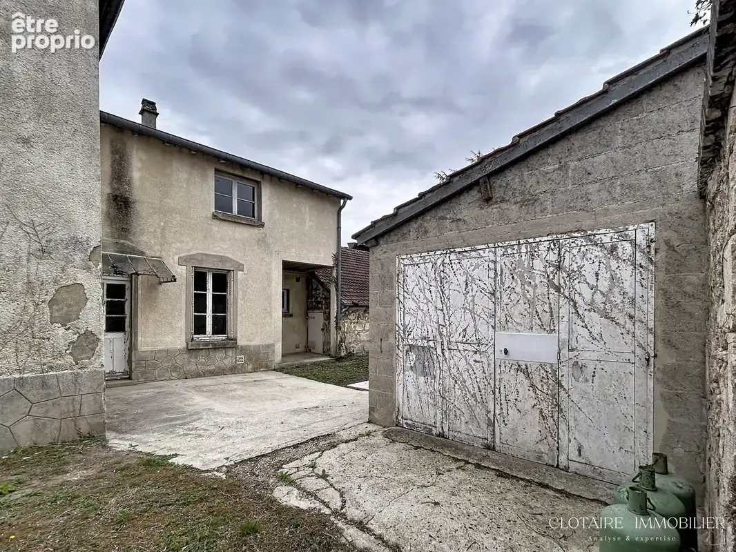 Maison à COULOISY