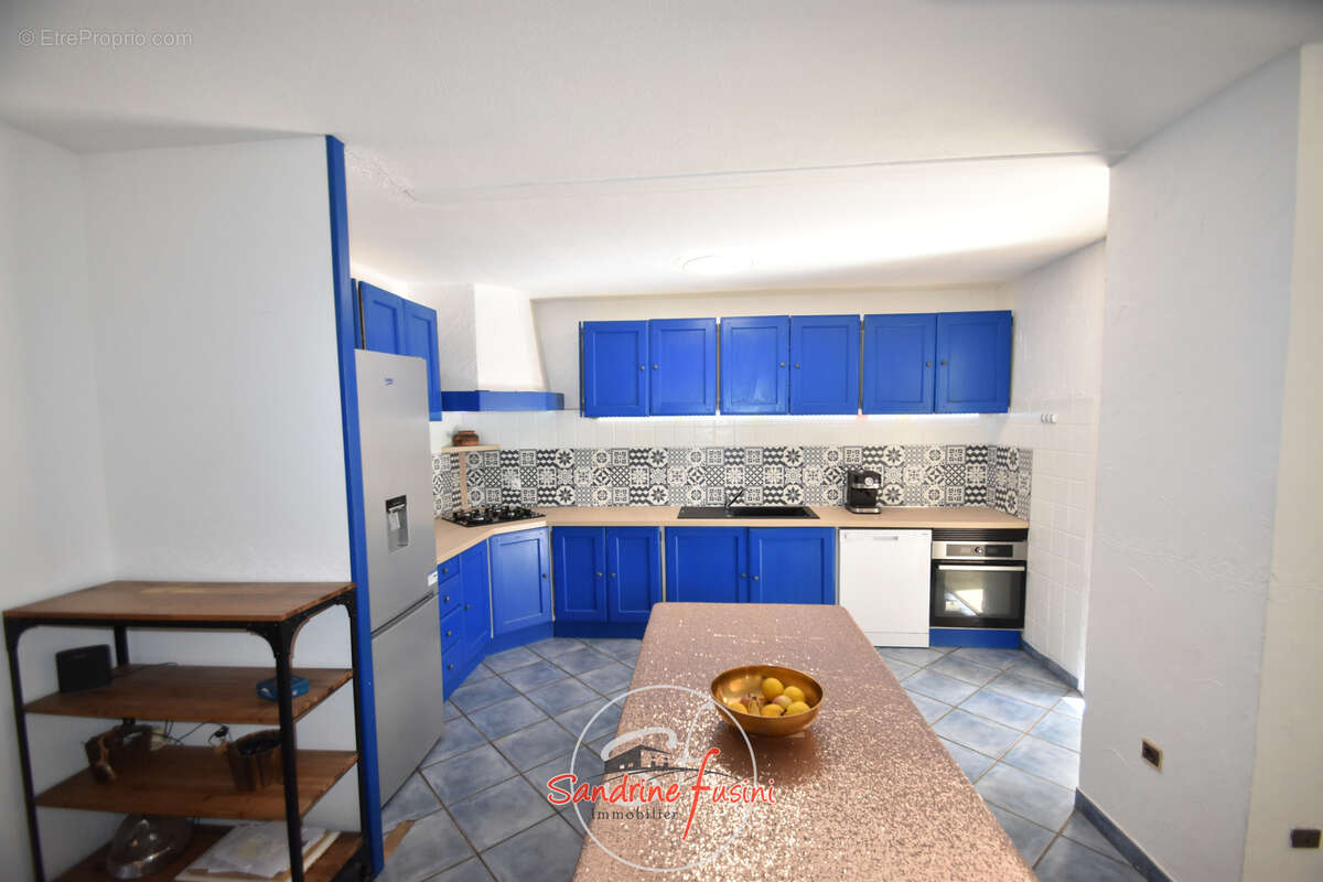 Appartement à CARROS