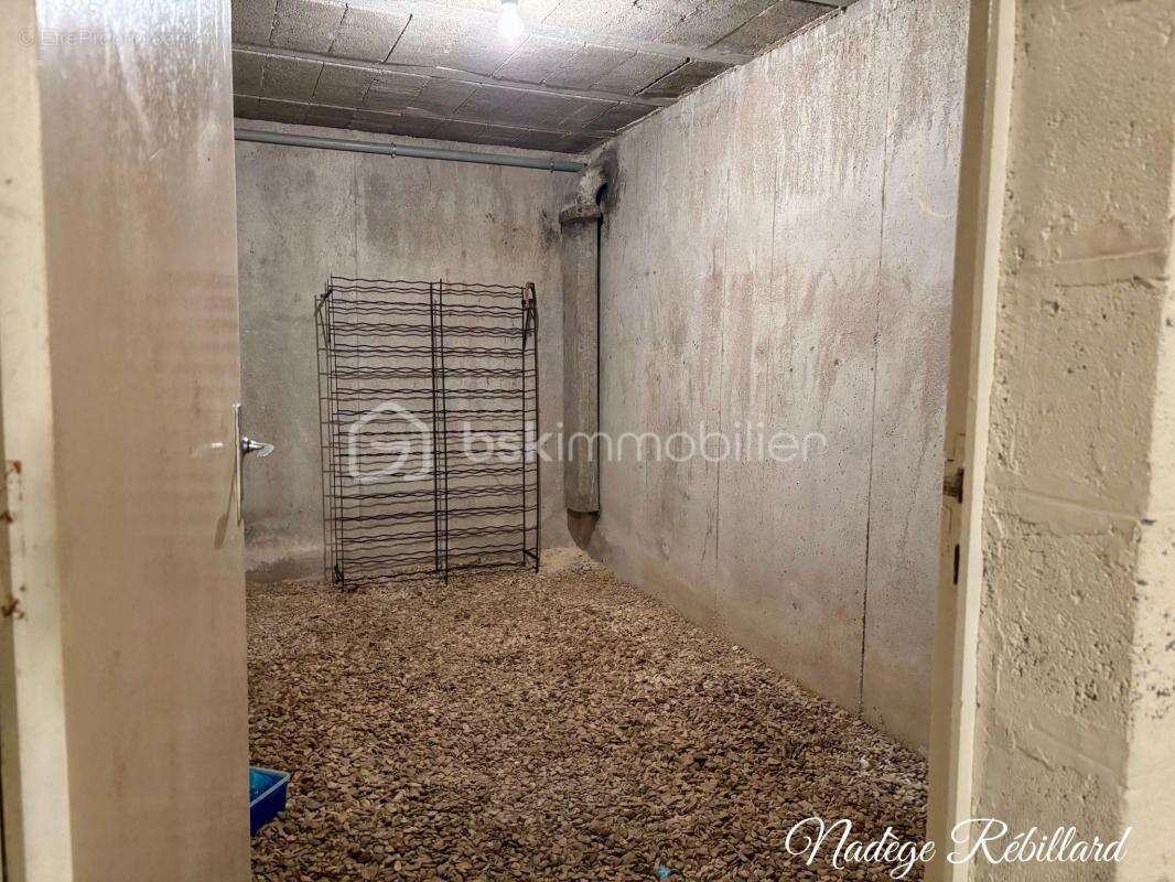 Maison à POUY-SUR-VANNES