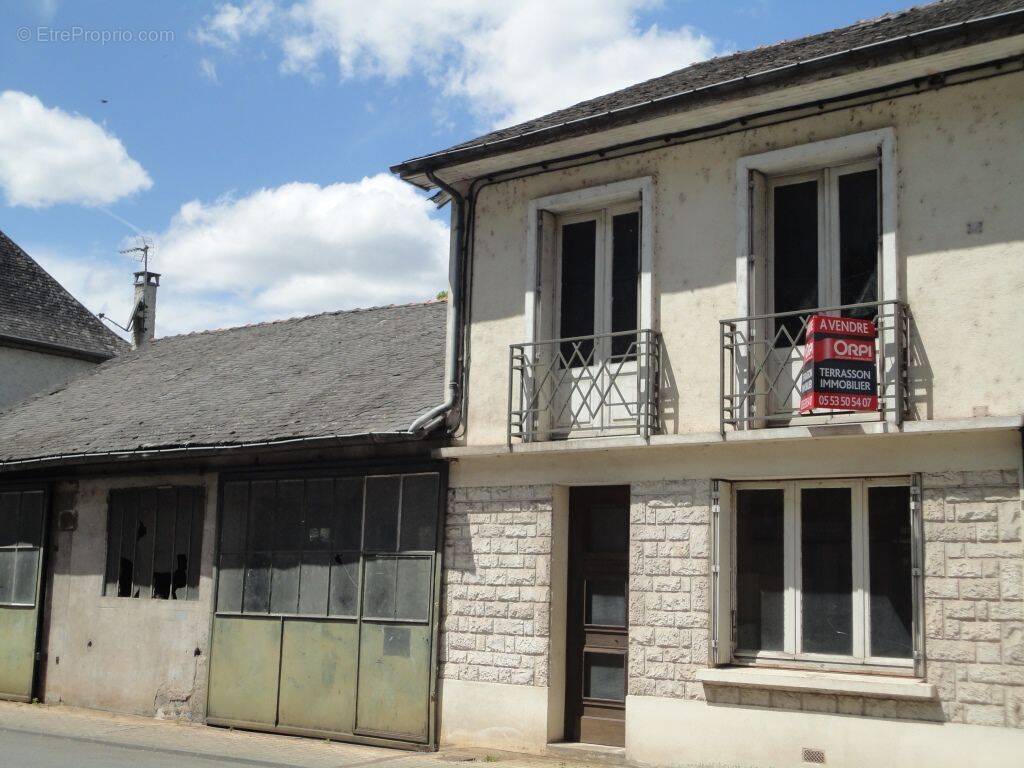 Maison à TERRASSON-LAVILLEDIEU