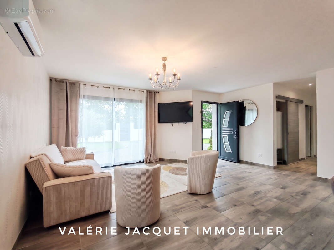 Maison 85 m² à Saint-Pierre-Du-Palais  - photo 5