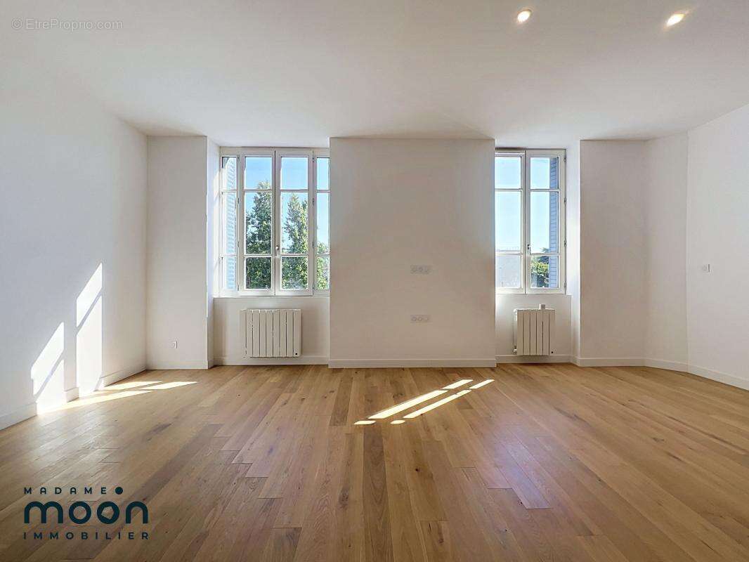 A Vendre - Appartement T3 71m² - Cave - Lyon 7 - photo 2