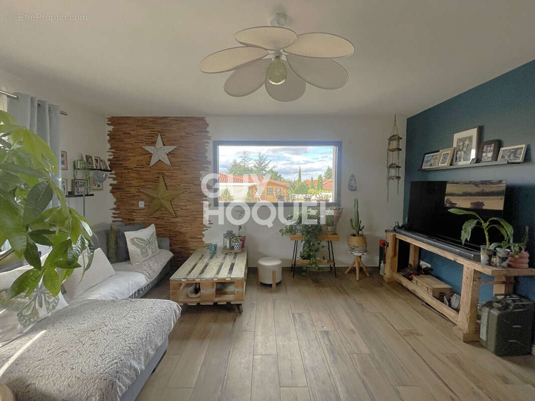 Maison à CHATEAUNEUF