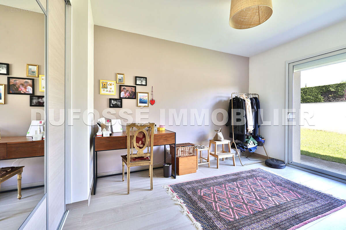 Maison à SAINT-GENIS-LAVAL