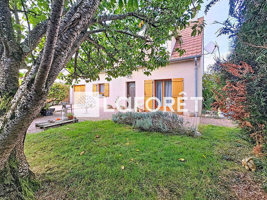 Maison à MOISSY-CRAMAYEL