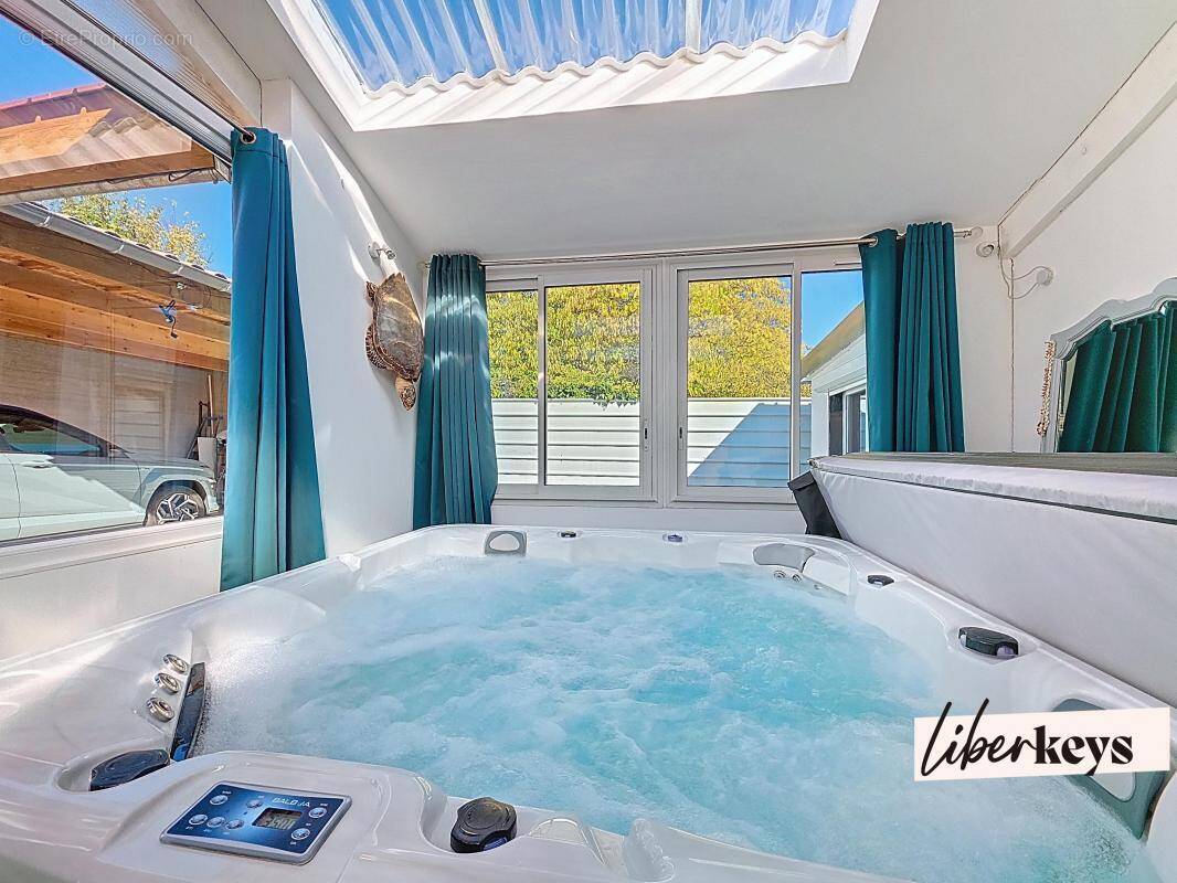 Maison à CHATEAU-ARNOUX-SAINT-AUBAN