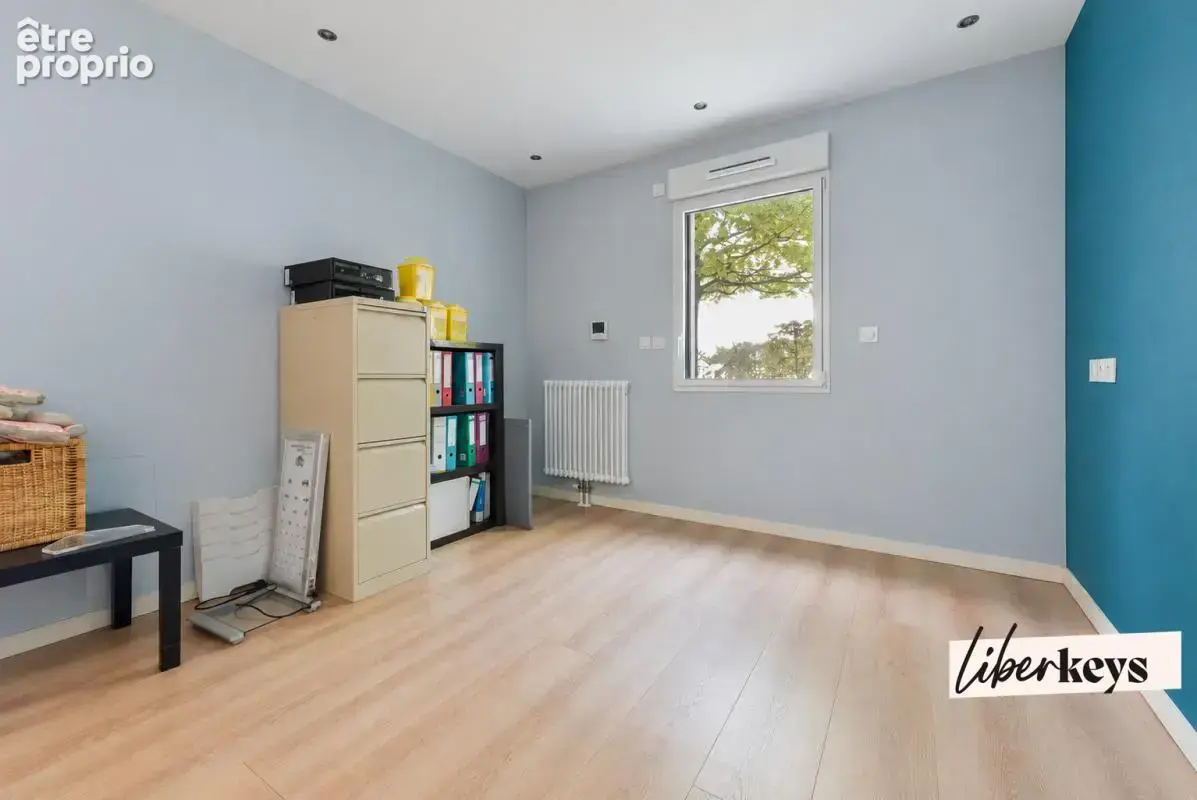 58 m² avec terrasse, actuellement en cabinet médical - photo 2