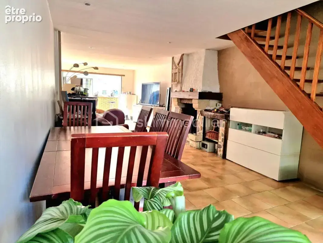 Maison ancienne avec jardin, terrasse et grand garage ! - photo 4