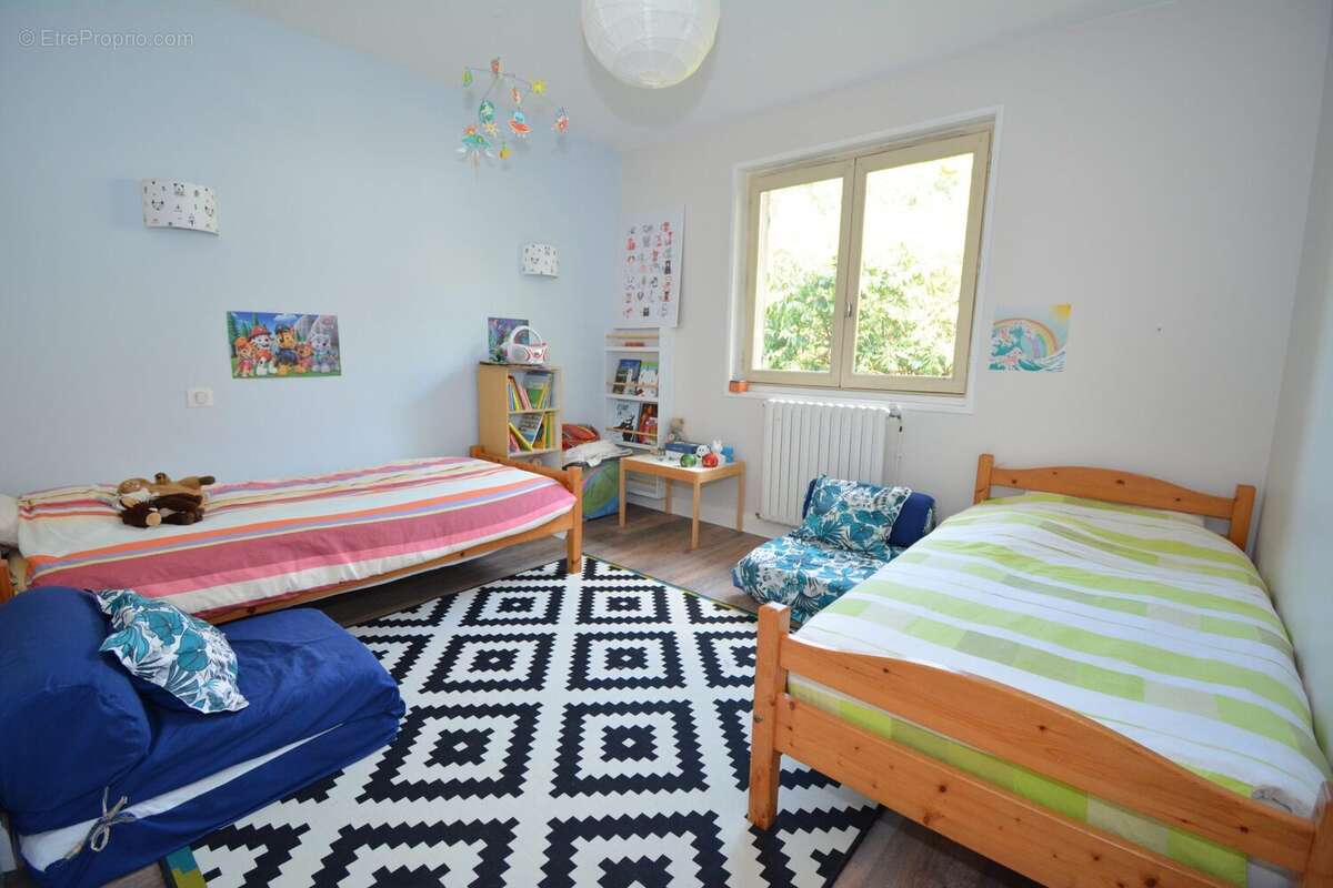 Maison 130 m² à Saint-Bonnet-Pres-Riom  - photo 7