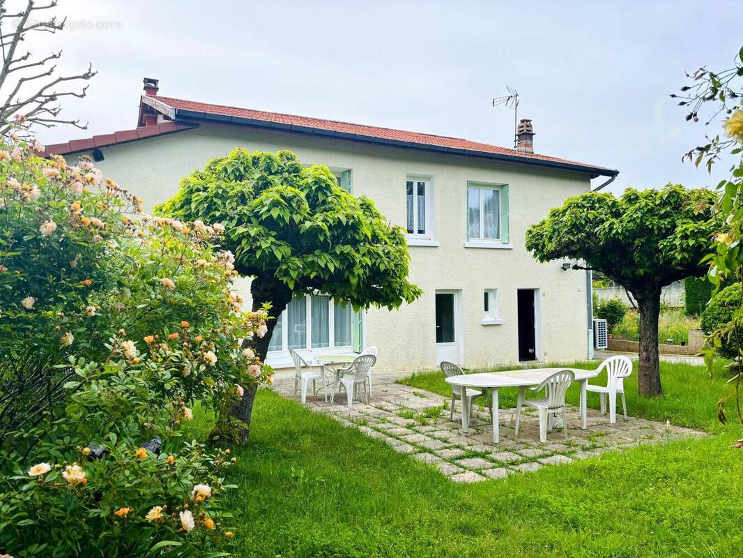 Maison à MONTCHENU