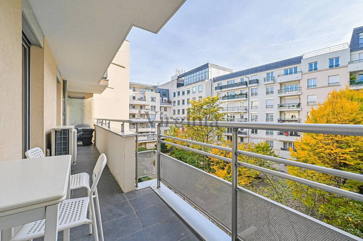 Appartement à CHARENTON-LE-PONT