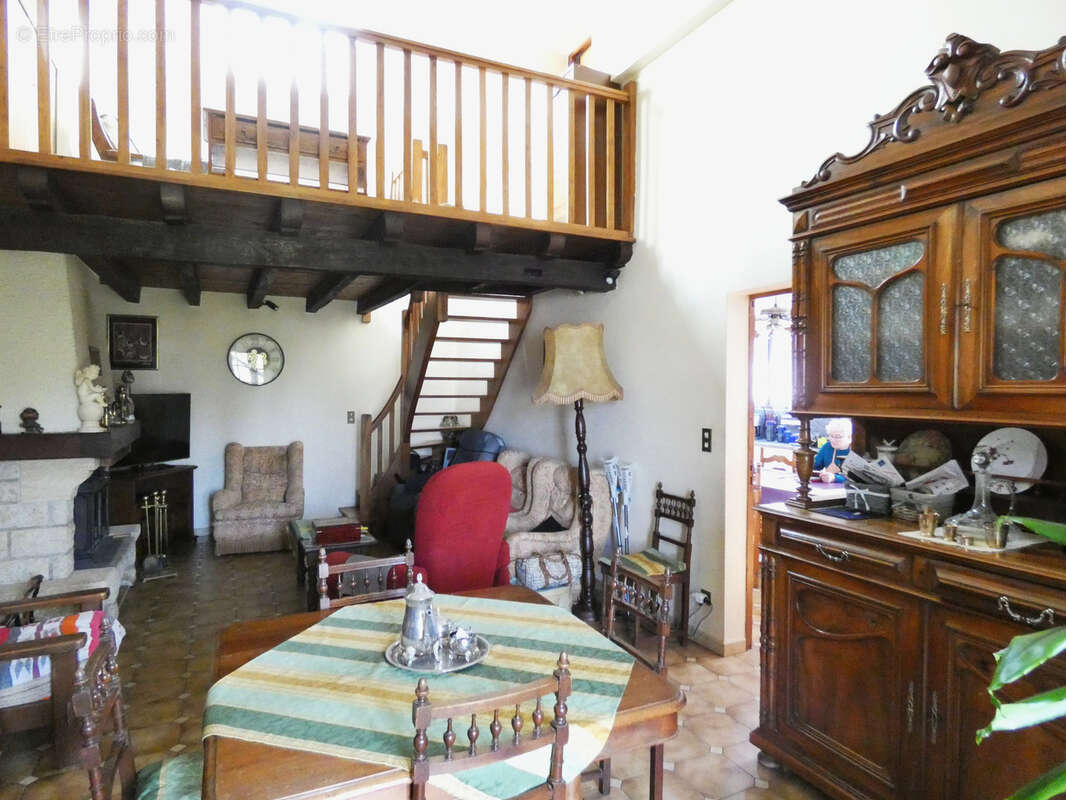 Maison à SAINT-PRIVAT-DES-PRES