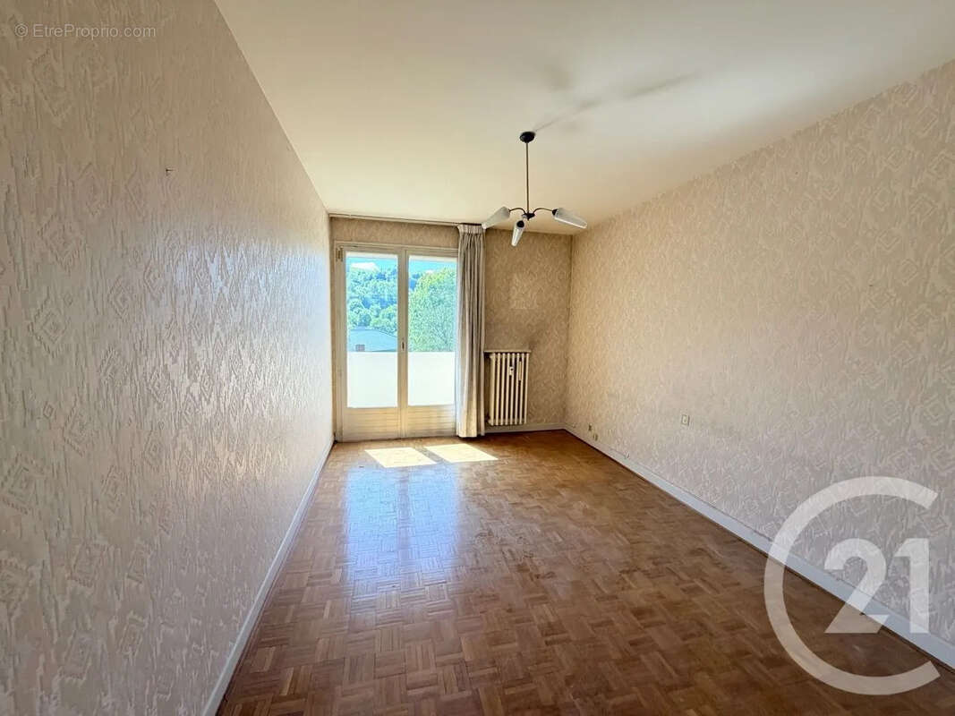 Appartement 75 m² à Aurillac  - photo 7