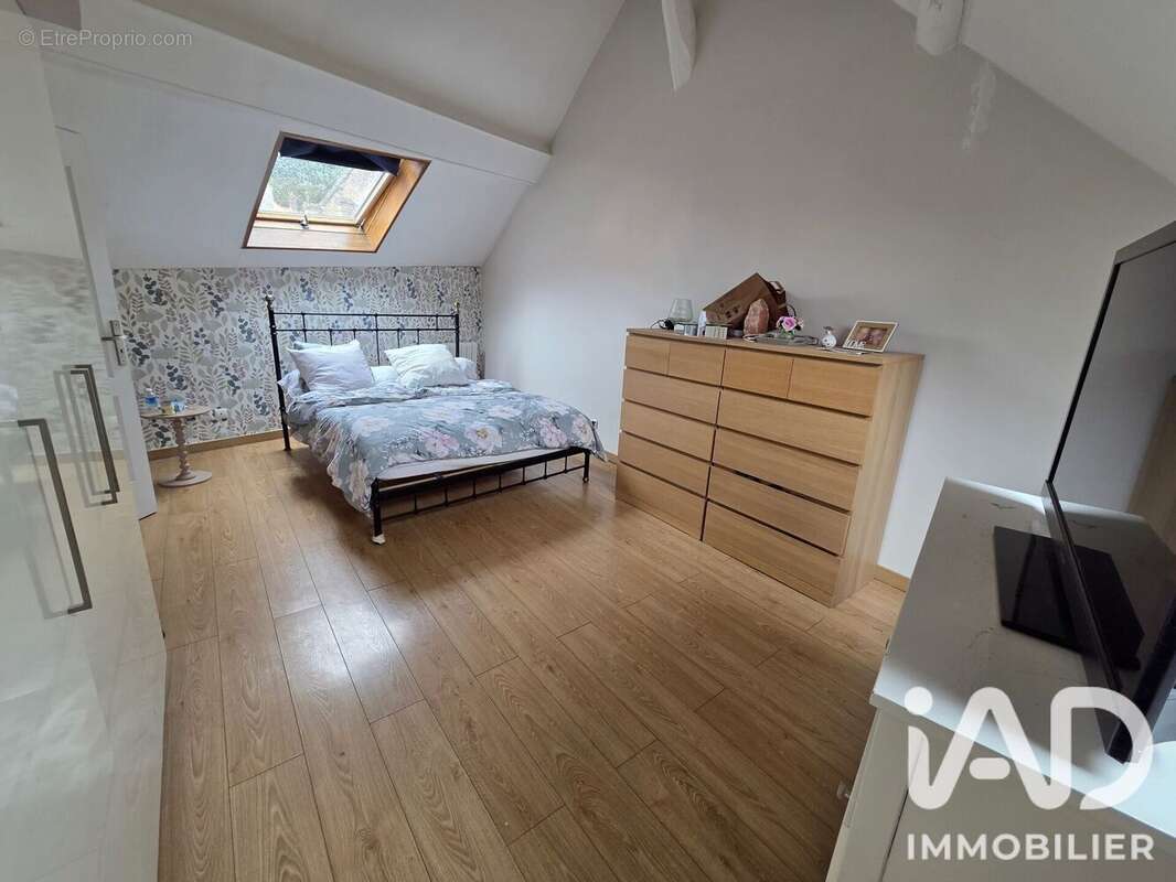 Appartement 230 m² à Louvres  - photo 5